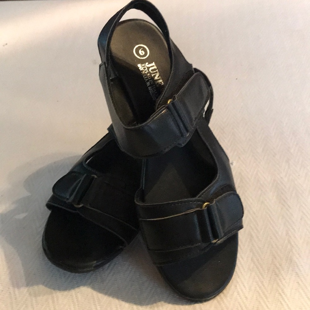 June sandals
